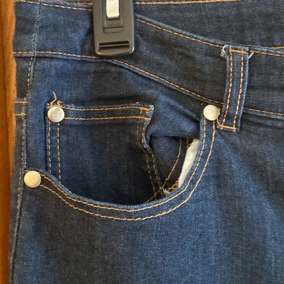 ELOQUII Essentials Mid Rise Cropped Dark Wash Jeans - Picture 4 of 6